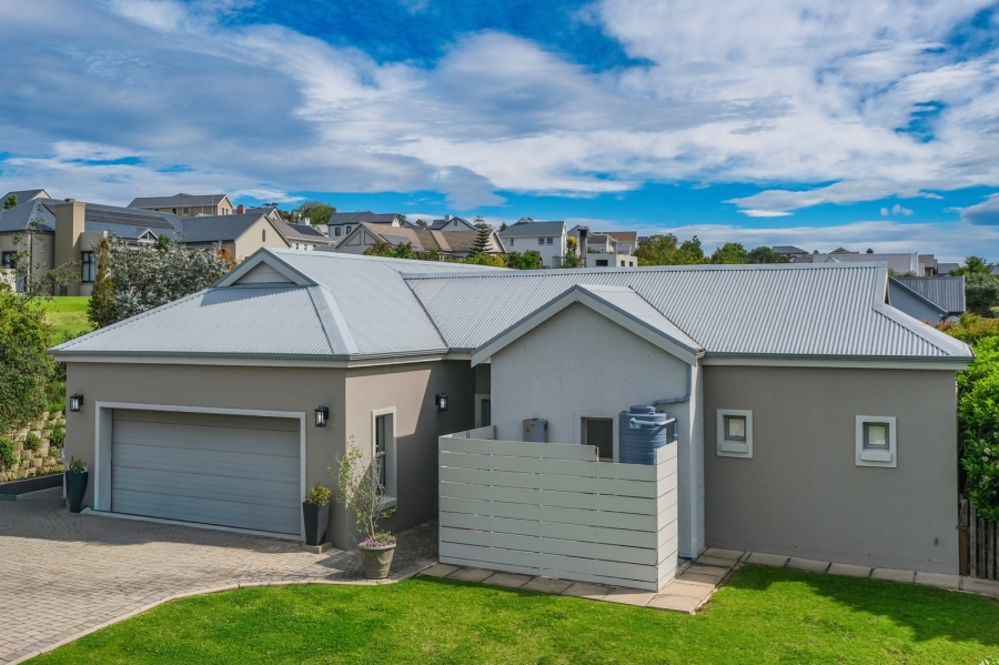 3 Bedroom Property for Sale in Kraaibosch Western Cape